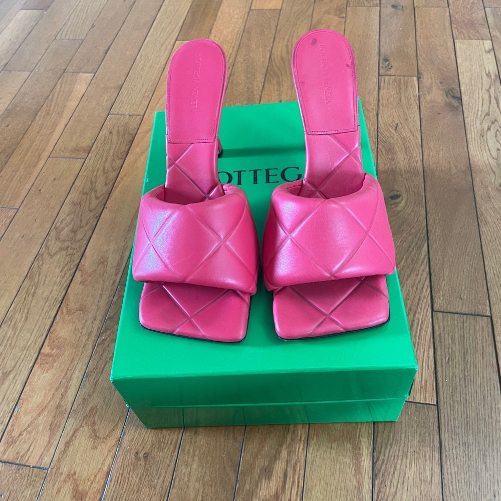 Women’s Bottega veneta rubber lido sandals